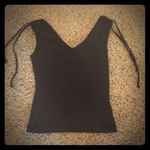 V-neck tank adjustable straps M